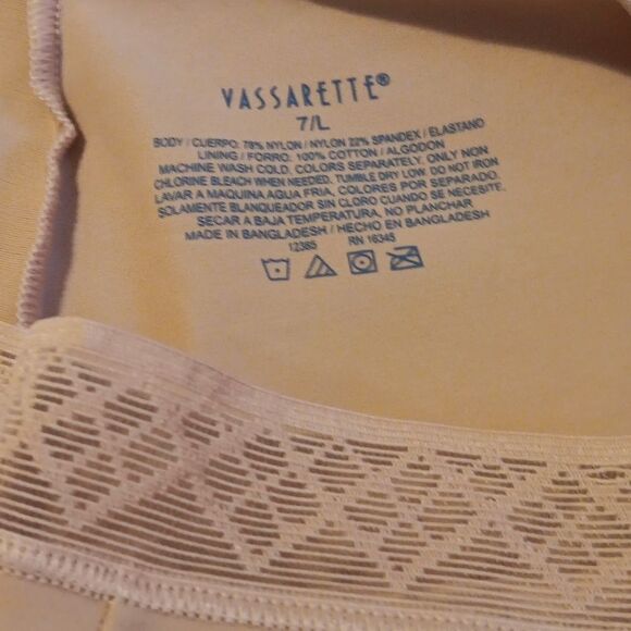 Bundle of Marilyn Monroe and Vassarette Shapers - Picture 3 of 6